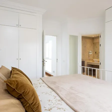 Дом отдыха Exclusive Townhouse In Plaza Del Duque Close To The *